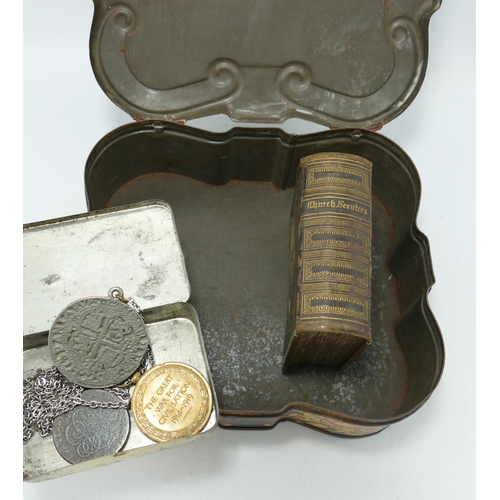 530 - A Mackfarlane & Lang Biscuit tin with WW1 Medal Ancient coin & reproduction medal together with smal... 