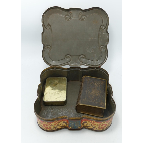 530 - A Mackfarlane & Lang Biscuit tin with WW1 Medal Ancient coin & reproduction medal together with smal... 