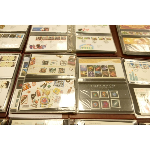 760 - Large collection in 10 albums of GB presentation packs & first day covers: Includes 225 presentation... 