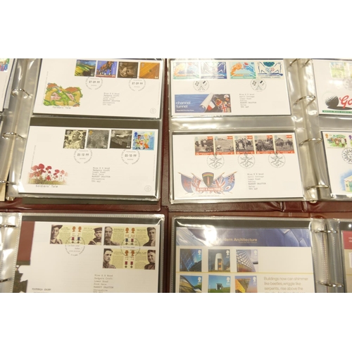 760 - Large collection in 10 albums of GB presentation packs & first day covers: Includes 225 presentation... 