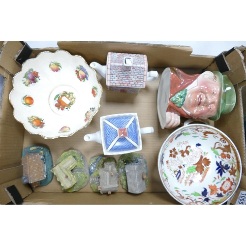 1005 - A mixed collection of items to include: Masons Amhurst patterned bowl, Sadler collectable teapots, B... 