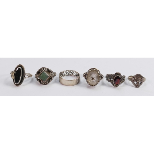 600 - Five vintage ladies silver rings: four set with semi precious stones, gross weight 17.8g.