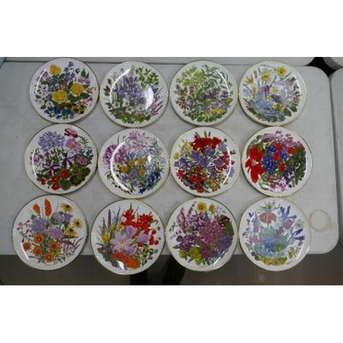 1009 - Frankin By Wedgwood Royal Horticulture Society Decorative Plates, complete set of 12 boxed plates (1... 