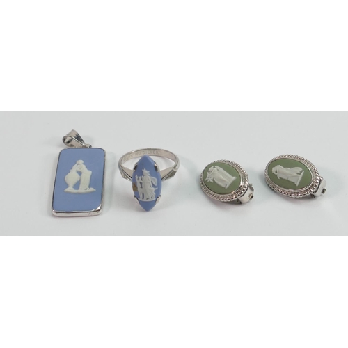 708 - Wedgwood sterling silver jewellery pendant clip earrings and a ring: Overall heights 38mm & 22mm app... 