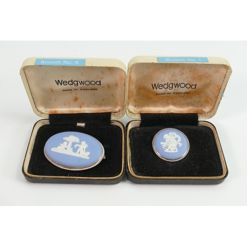 730 - Wedgwood sterling silver jewellery 2 x large brooch: Complete with original old boxes. 
Overall broo... 