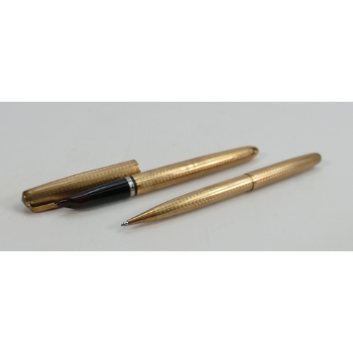 744 - Parker 51 9ct gold fully hallmarked fountain ink pen with 14ct gold nib & matching 9ct pencil: A nic... 