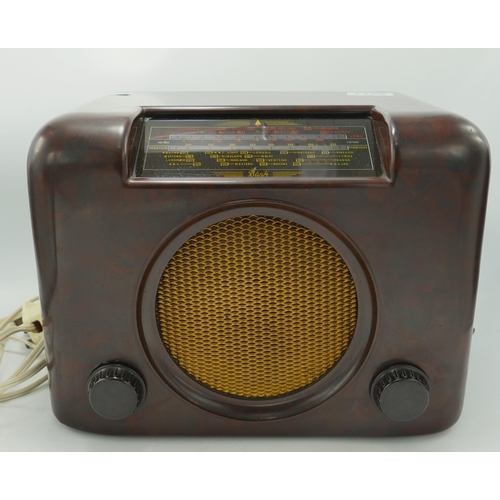 1192 - Bush DAC 90A Bakelite Valve Radio: