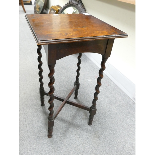 767 - 1930's Oak Occasional table on  twisted legs: