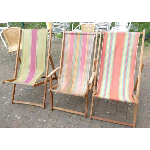 781 - Three Retro Wooden Deck Chairs(3):