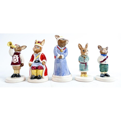 190 - Royal Doulton Bunnykins figures to include: The Royal Family comprising King John DB45, Queen Sophie... 