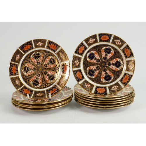 606 - 12 x Royal Crown Derby Old Imari pattern small size plates: In excellent condition, measuring 15.5cm... 