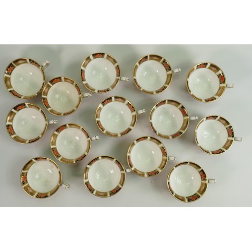 610 - 14 x Royal Crown Derby Old Imari pattern tea cups: Bearing Royal Crown Derby old backstamp.