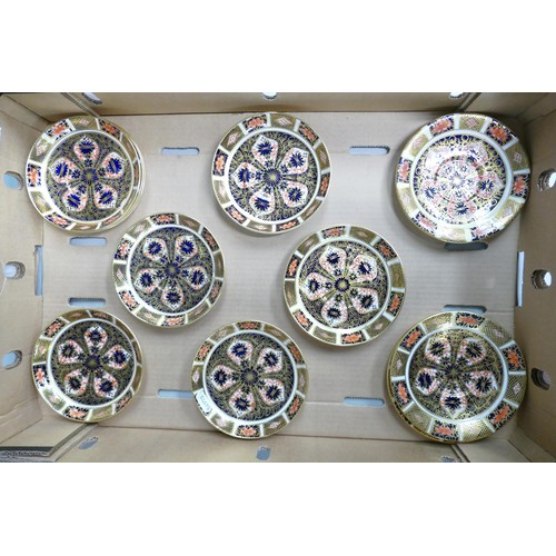 612 - 13 x Royal Crown Derby Old Imari pattern saucers: In excellent condition, all matching, bearing Roya... 