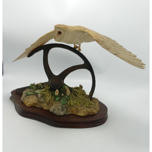 212 - Very Large Boxed Border Fine Arts Figure Of Barn Owl : limited edition, signed & dated to base, heig... 