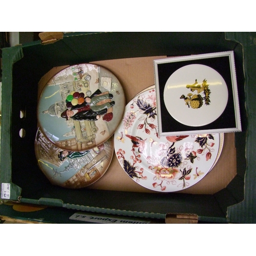 21 - 2 Balloon seller wall plates together with Coalport Hong Kong patterned plate, 2 Aynsley horse theme... 