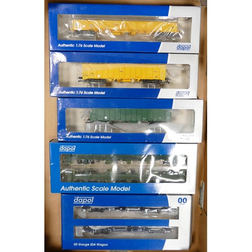 1303 - Boxed Dapol OO gauge Model train wagons to include IDA Super Low 45, Spine Wagon Twin Pack, MJA Frie... 