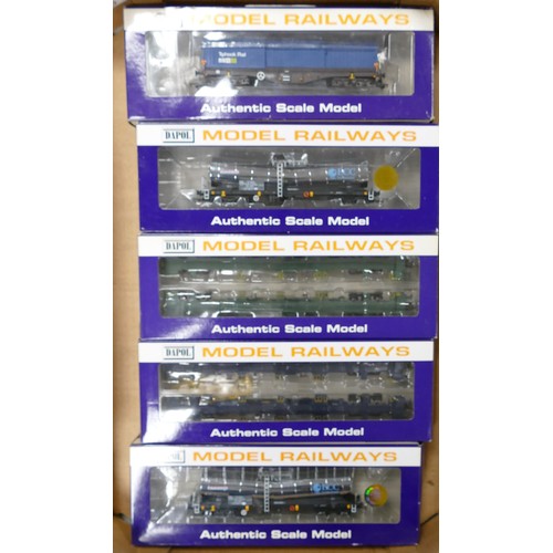 1313 - Dapol OO Gauge Model train telescopic wagon tiphook rail B747F , silver bullet B850A, B850D , fea sp... 