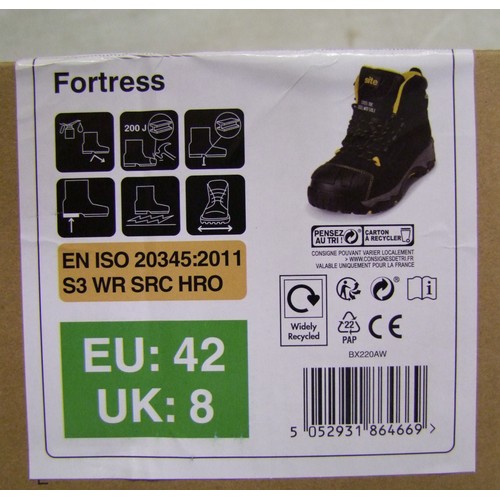 109A - A pair of Site branded 'Fortress' safety boots UK size 8, BNIB.