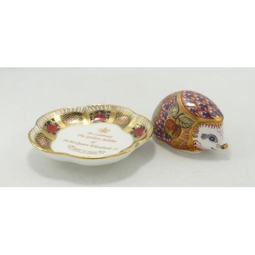 375 - Royal Crown Derby Orchard Hedgehog Paperweight & Golden Jubilee Imari Petal tray, both boxed(2)