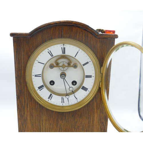 605 - Oak Cased Mantle Clock, height 33cm