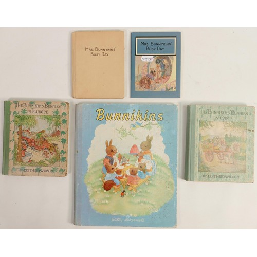 99 - A collection of vintage Bunnykins related books, two by Edith B Davidson, two by Wright & Vetsch and... 