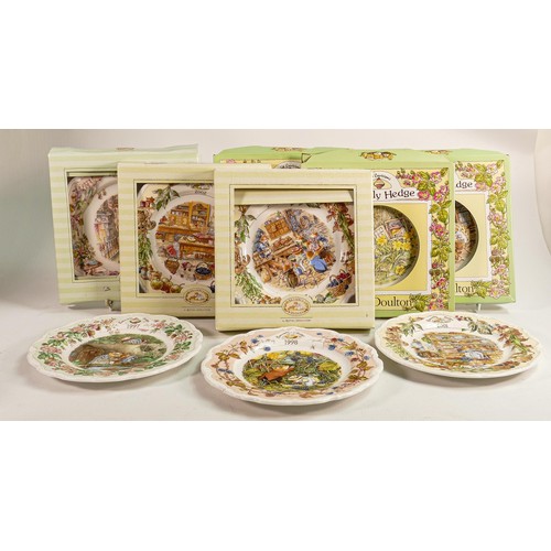 105 - A collection of Royal Doulton Brambly Hedge collectors Year plates to include 1996, 1999, 2000, 2005... 