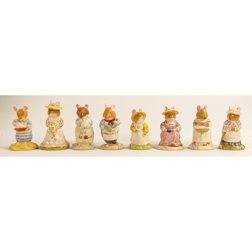 116 - A collection of Royal Doulton Brambly Hedge boxed figures to include - Mrs Saltapple, Primrose Woodm... 