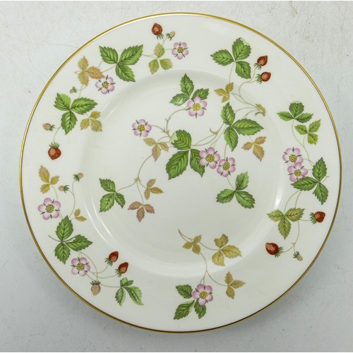 917 - Wedgwood large collection of Wild Strawberry tea and dinner ware, including trios, various plates an... 