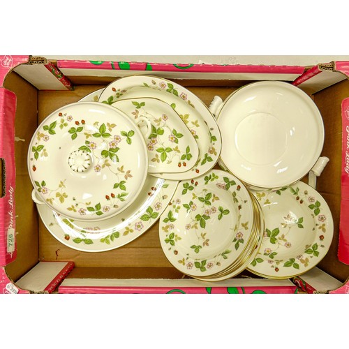 917 - Wedgwood large collection of Wild Strawberry tea and dinner ware, including trios, various plates an... 