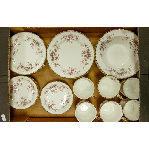 920 - A large collection of Royal Albert & Paragon Victoriana Rose Flora patterned tea & dinner ware inclu... 