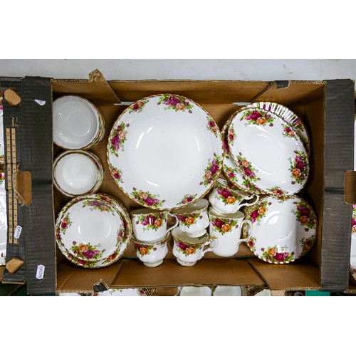 922 - An extensive collection of Royal Albert Old Country Roses tea, coffee and dinner ware, comprising va... 