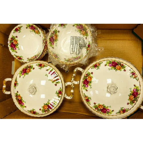 927 - A large collection of Royal Albert Old Country Roses & Poinsettia patterned tea & dinner ware includ... 