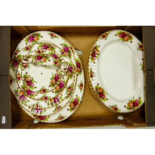 928 - A large collection of Royal Albert Old Country Roses tea, coffee and dinner ware - comprising tea an... 