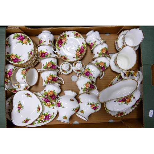 928 - A large collection of Royal Albert Old Country Roses tea, coffee and dinner ware - comprising tea an... 