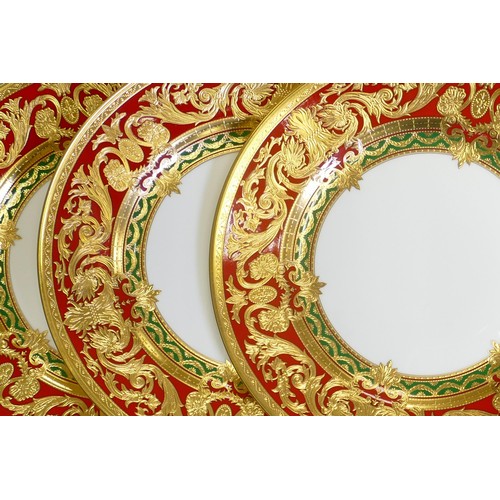 1011 - De Lamerie Fine Bone China heavily gilded Red / Green Empress patterned lunch plates, specially made... 