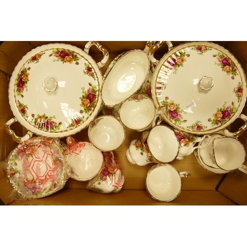 1053 - A large collection of Royal Albert Old Country Roses patterned tea & dinner ware including tea set, ... 