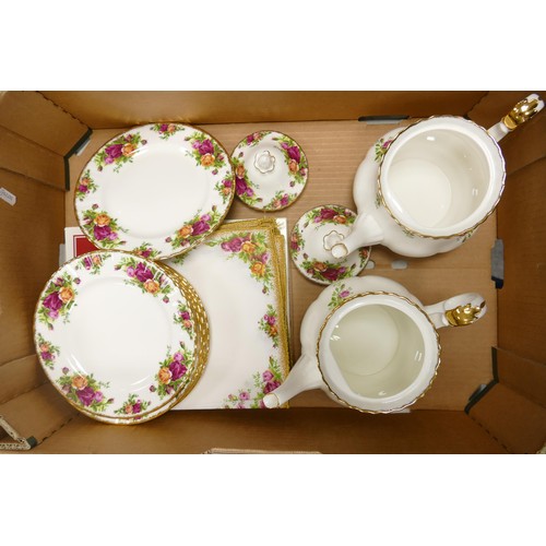 1053 - A large collection of Royal Albert Old Country Roses patterned tea & dinner ware including tea set, ... 