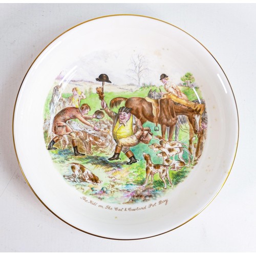 1093 - A set of Wedgwood plates, each plate depicting Jorrocks comical hunting scenes together with a bowl,... 