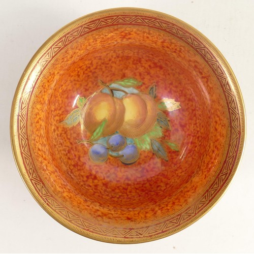 1165 - Wedgwood lustre bowl decorated with fruit & berry, diameter 11.5cm.