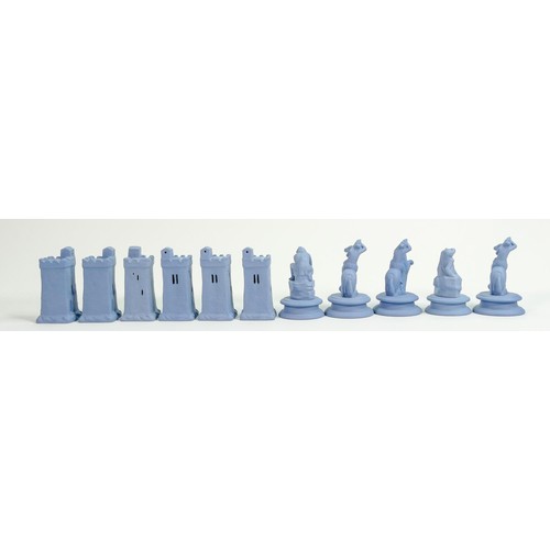 1513 - Modern Wedgwood Flaxman design blue Jasper ware chess pieces. (11)