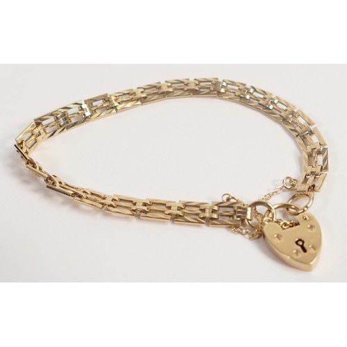 1956 - 9ct gold ornate bracelet, 9.3g.