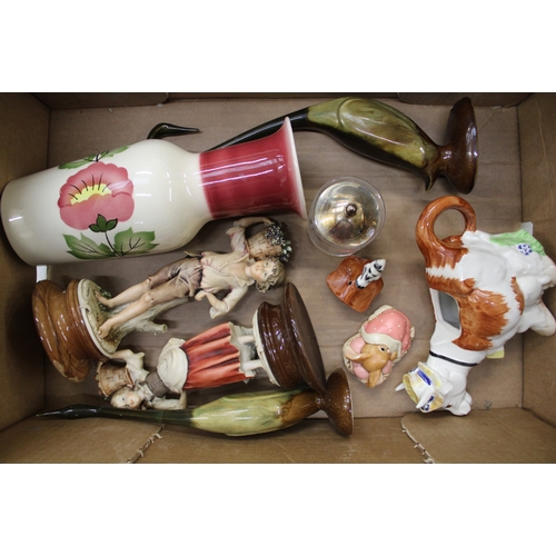 143 - A mixed collection of items to include Radford vase, Pendelfin rabbit, resin figures etc ( 1 tray)