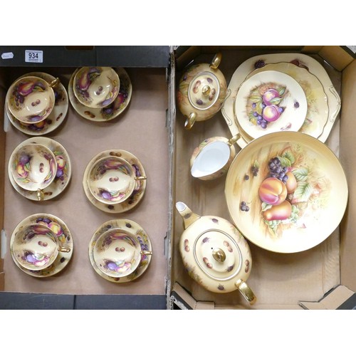 934 - Aynsley Orchard Gold gilded tea set - 6 cups, 6 saucers, tea pot, sugar and milk, plate and large fr... 