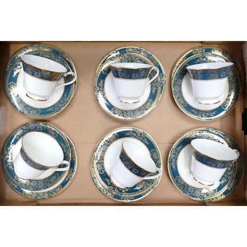 940 - A large collection of Royal Doulton Carlyle patterned tea & dinner ware including tea, coffee & dinn... 