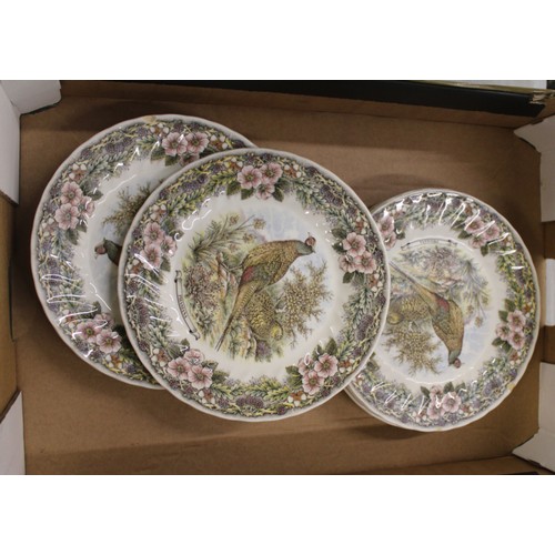 352 - A collection of 11 Churchill Wildlife series Dinner plates (1 tray)