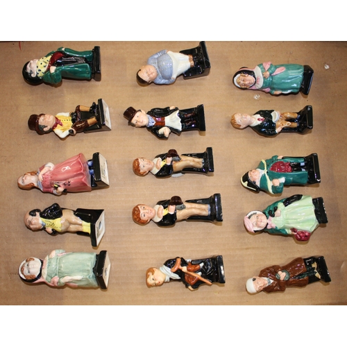 469 - A collection of Royal Doulton Dickens figures (15).