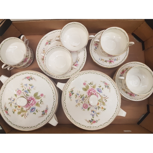 522 - Paragon Tay' San dinnerware items to include lidded tureens, soup bowls and saucers, salad and side ... 