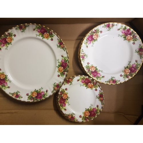 107 - Royal Albert Old Country Roses items to include 6 Side Plates, 6 Salad Plates & 6 Dinner Plates