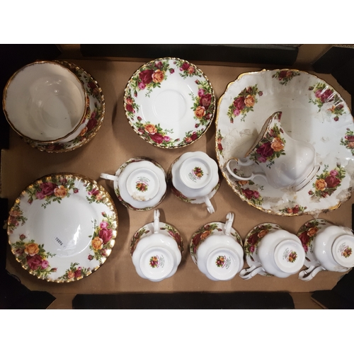 525 - Royal Albert Old Country Roses patterned 20 piece tea set (seconds)