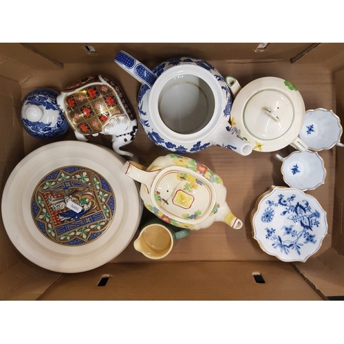 533 - A mixed collection of ceramic items to include Hornsea Christmas Plates, Brindley Art Deco Tea pot, ... 